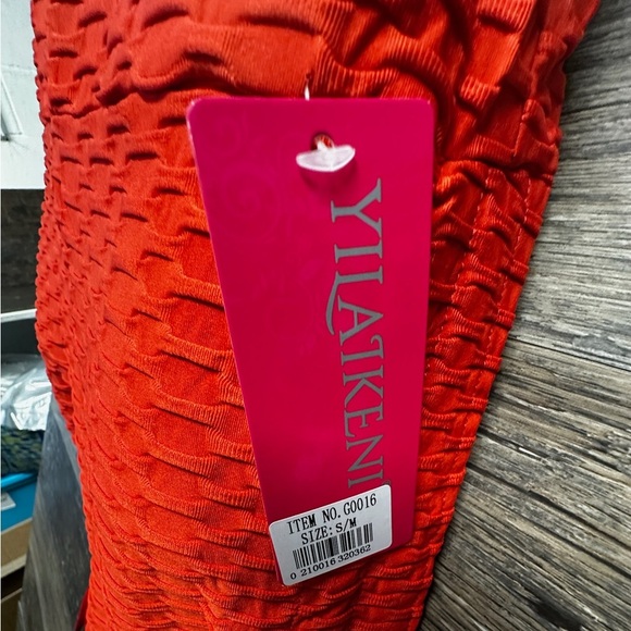 Qiaoya Textured Bright Red Romper Bodysuit NWT Women’s Size S/M - Picture 2 of 10